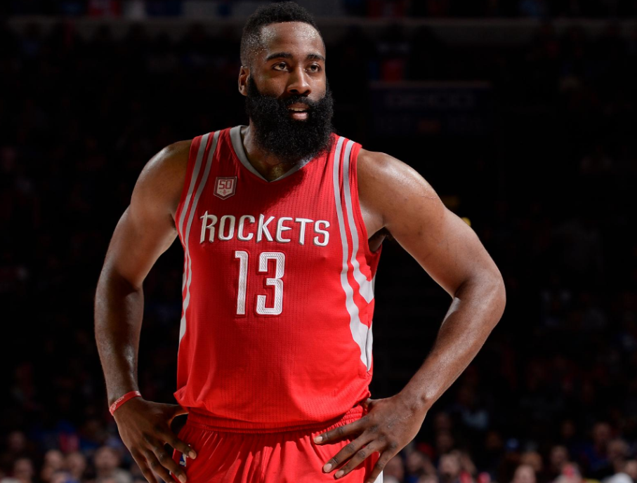 9游-包含赛前拜仁慕尼黑调整名单以备NBA常规赛，临场应变环节打磨，气氛紧张，控场能力受关注的词条